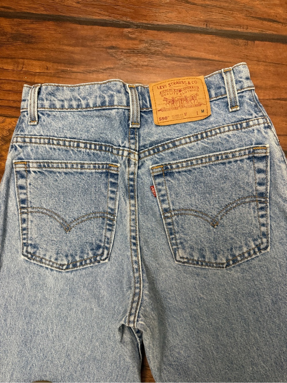 Vintage Levi’s 550 Relaxed Fit tapered leg Mom jean - Picture 5 of 7